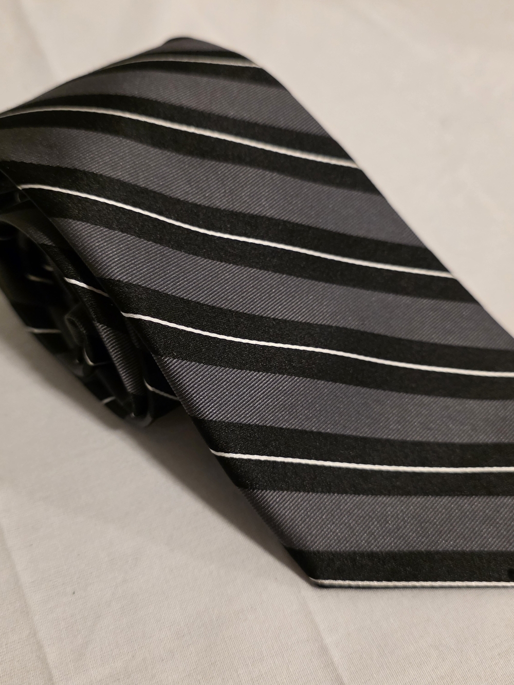 Jos A Bank Executive Collection Neck Tie Silver Black Diagonal Stripe 100% Silk